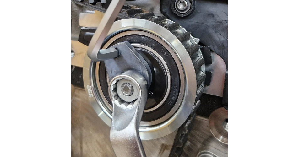 Cam tensioner pulley fracture problem