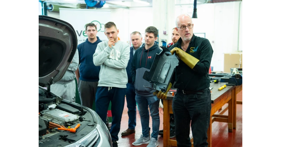 ELVES takes Electric Vehicle Dismantling Training to the Next Level