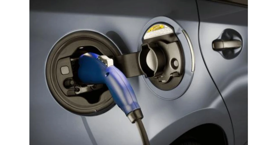 Makers agree on common EV plug