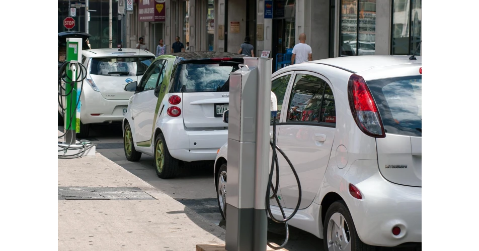 Report dispels plug-in vehicle myths 