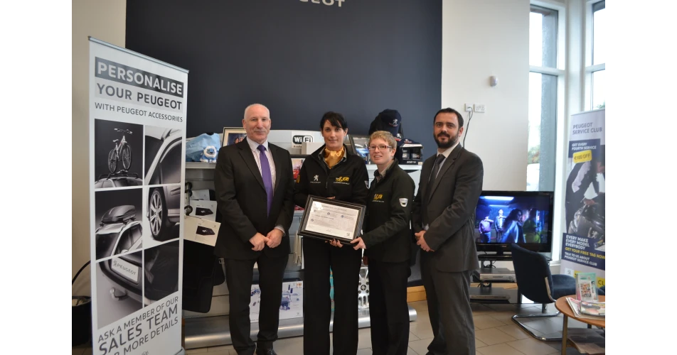 Four Peugeot dealers awarded customer service awards<br />
