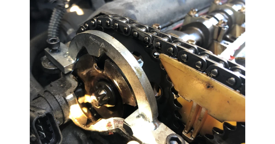 Timing chain mishap on an Opel Corsa