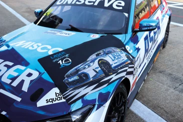 Laser Tools Racing non-slip wing offers ultimate paintwork protection
