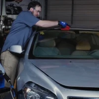 Fast and safe windscreen removal with the Glass Blaster